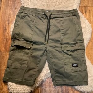 Akademiks Shorts Cargo Mens Size 2XL Olive Green Cotton Blend 10.5" Inseam DrawS